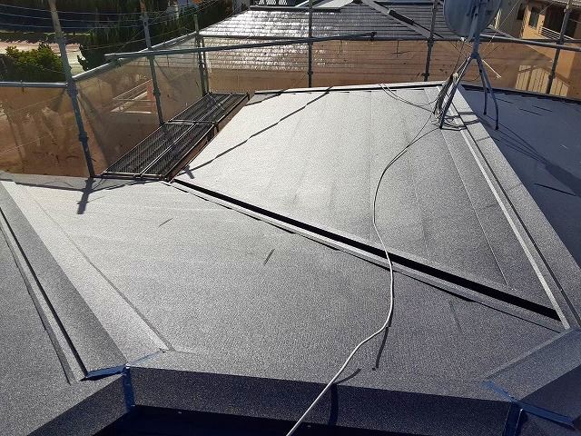 スーパーガルテクトでカバー工法した屋根
